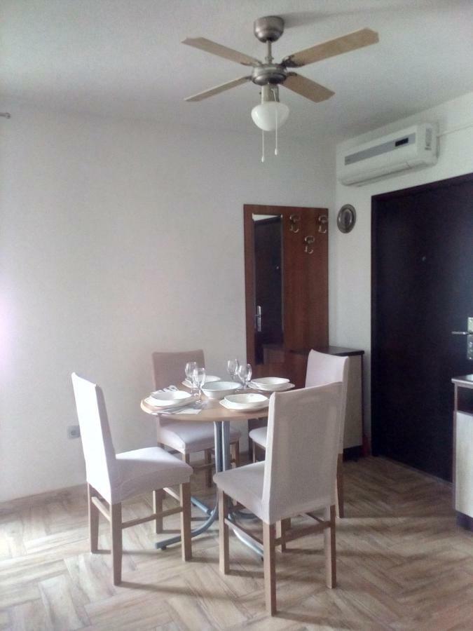 Apartman Edi Нин Екстериор снимка